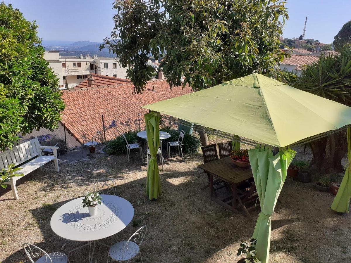 Les Palmiers Bed & Breakfast กราส ภายนอก รูปภาพ